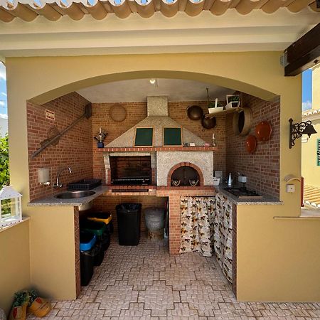 Happy Silva Guesthouse Lagos Esterno foto