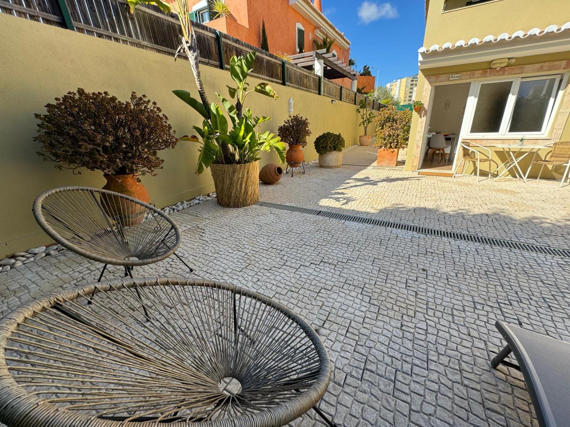 Happy Silva Guesthouse Lagos Esterno foto