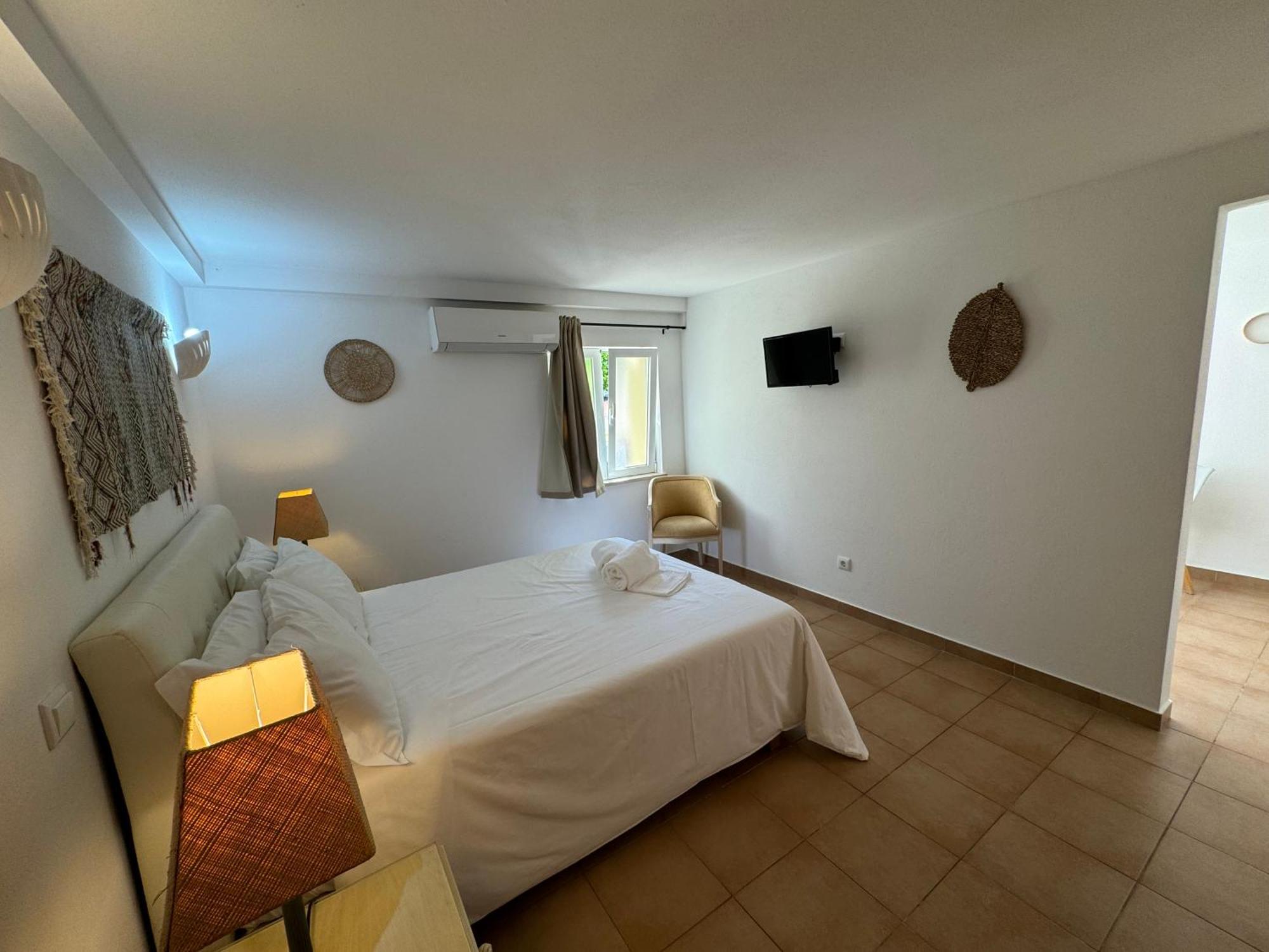 Happy Silva Guesthouse Lagos Esterno foto